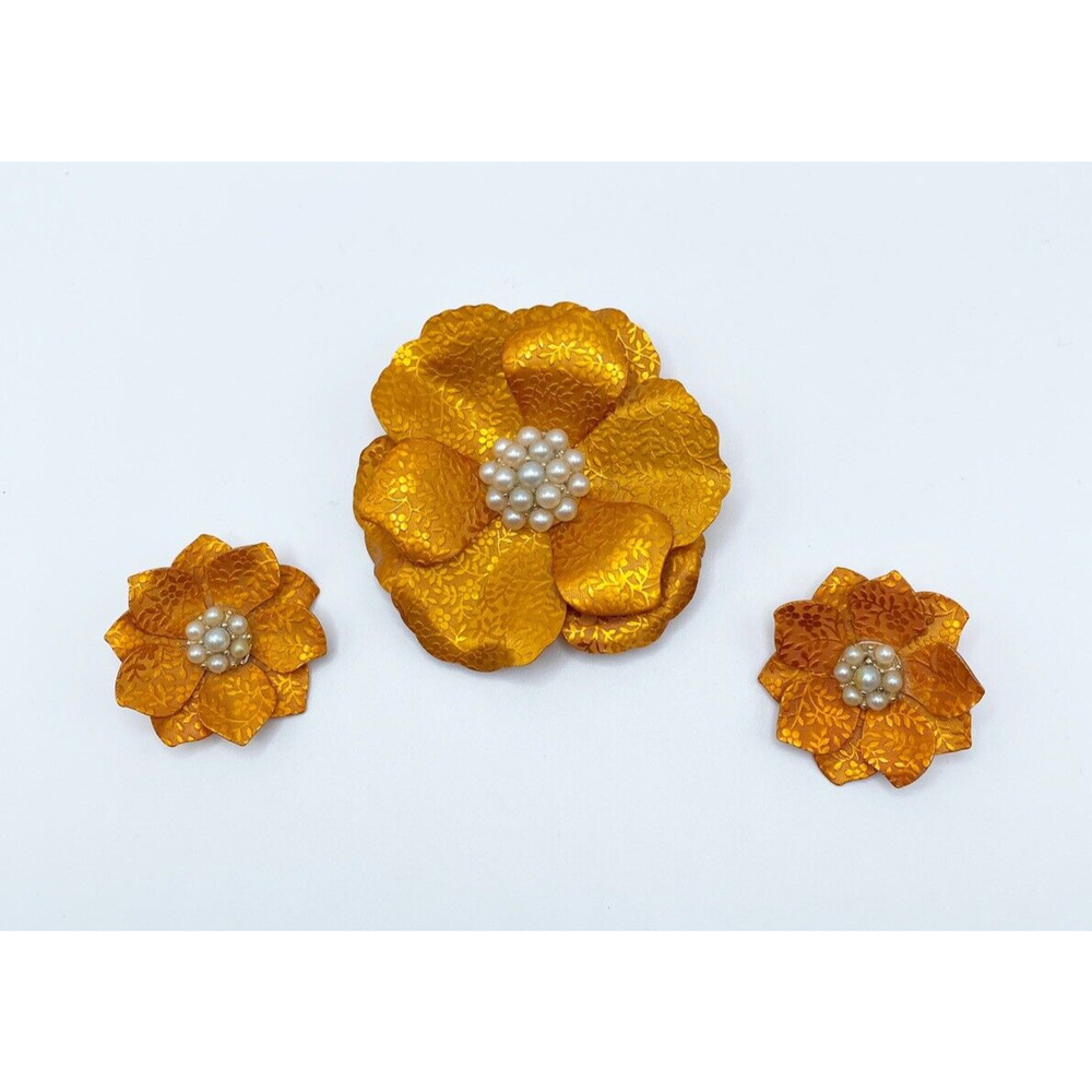 Vintage Orange Textured Metal Faux Pearl Flower Brooch Earrings Set Demi Parure